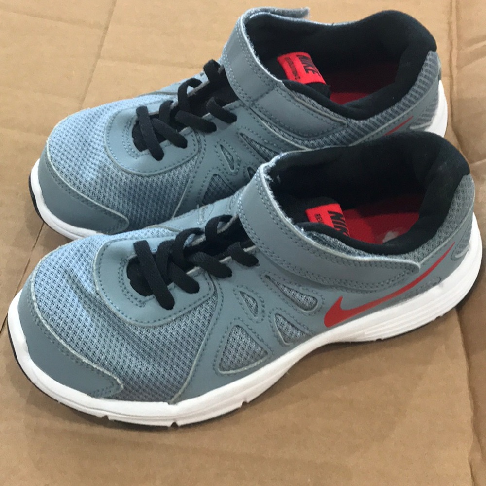 Nike Revolution 2 Kids Sneakers Size 2.5Y